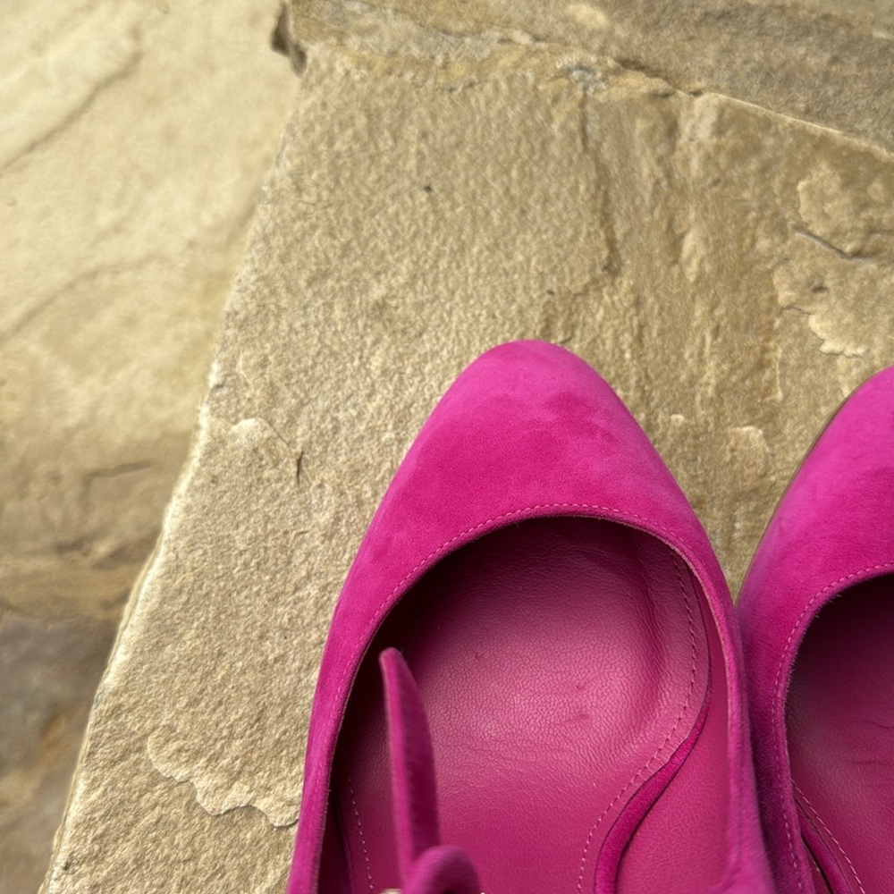 Salvatore Ferragamo Ortensia 55 Suede Pumps - Picture 14 of 16